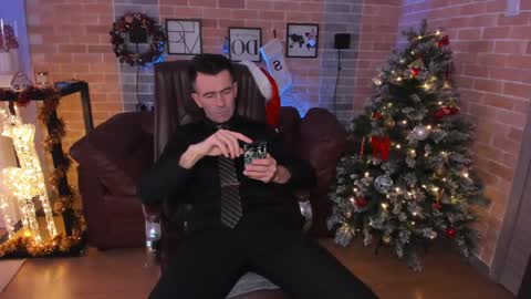 Steve online show from 12/25/24, 08:40