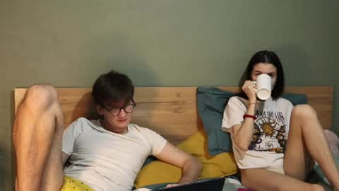 Snapshot of hard_pepper chatting on 12/05/24, 05:04 Emily and David online show from 12/05/24, 05:04