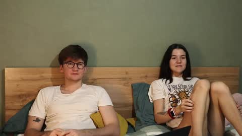 Snapshot of hard_pepper chatting on 12/07/24, 05:04 Emily and David online show from 12/07/24, 05:04