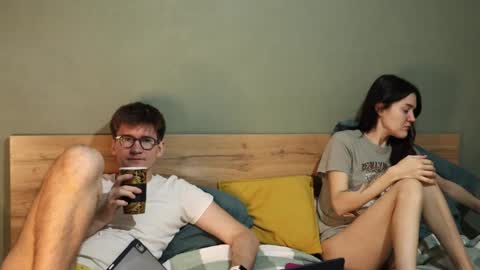 Snapshot of hard_pepper chatting on 01/18/25, 04:48 Emily and David online show from 01/18/25, 04:48