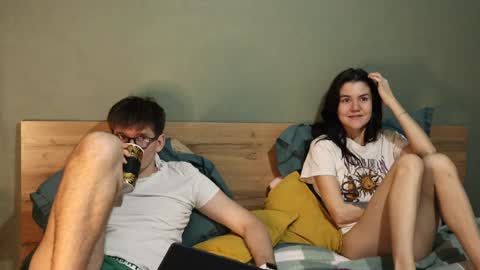 Snapshot of hard_pepper chatting on 01/20/25, 04:43 Emily and David online show from 01/20/25, 04:43