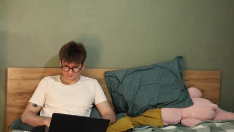 Snapshot of hard_pepper chatting on 01/23/25, 05:02 Emily and David online show from 01/23/25, 05:02