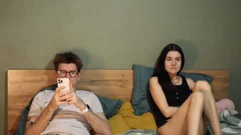 Snapshot of hard_pepper chatting on 01/28/25, 05:00 Emily and David online show from 01/28/25, 05:00