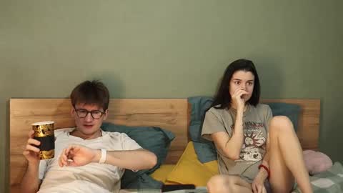 Snapshot of hard_pepper chatting on 02/09/25, 05:08 Emily and David online show from 02/09/25, 05:08
