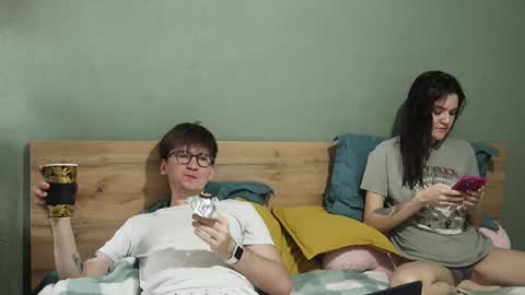 Snapshot of hard_pepper chatting on 02/17/25, 05:25 Emily and David online show from 02/17/25, 05:25