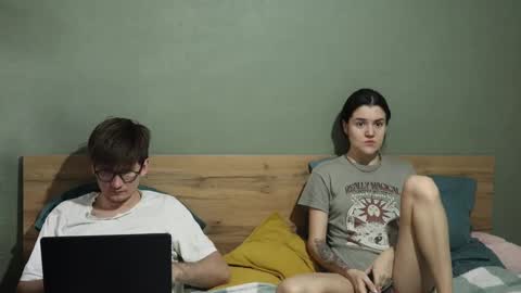 Snapshot of hard_pepper chatting on 02/22/25, 05:12 Emily and David online show from 02/22/25, 05:12