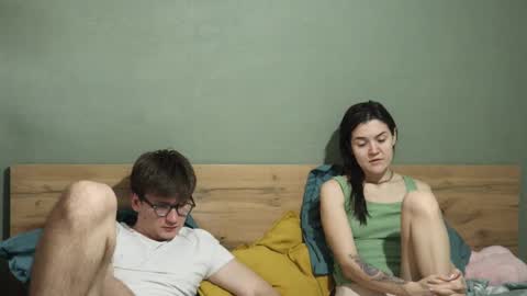Snapshot of hard_pepper chatting on 02/27/25, 04:52 Emily and David online show from 02/27/25, 04:52