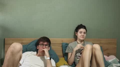 Snapshot of hard_pepper chatting on 03/01/25, 04:58 Emily and David online show from 03/01/25, 04:58