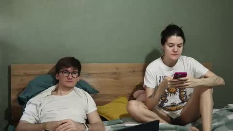 Snapshot of hard_pepper chatting on 03/04/25, 04:38 Emily and David online show from 03/04/25, 04:38