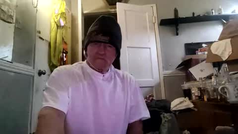 Snapshot of hardalt chatting on 10/27/25, 03:38 hardalt online show from 10/27/25, 03:38