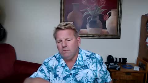 Steele and Cassie online show from 12/01/25, 11:21