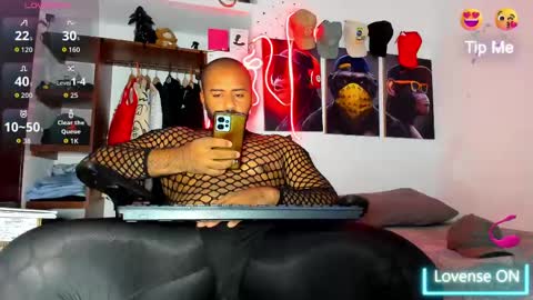 Snapshot of hardboy_latin chatting on 11/16/25, 02:50 hardboy_latin online show from 11/16/25, 02:50