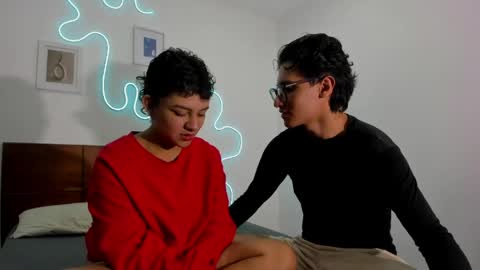 Snapshot of hardcoreheat_ind chatting on 05/19/26, 05:03 kade and demi independent models online show from 05/19/26, 05:03