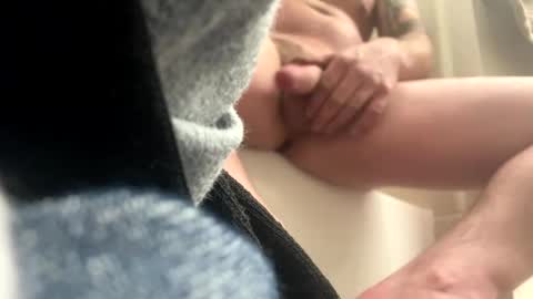 Snapshot of hardcovk2486 chatting on 12/31/24, 04:27 hardcovk2486 online show from 12/31/24, 04:27