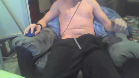 Snapshot of hardmiccccccc chatting on 03/05/25, 07:16 BABY online show from 03/05/25, 07:16
