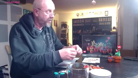 MrLazy online show from 12/21/24, 04:25