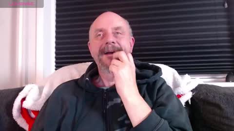 MrLazy online show from 12/22/24, 06:37