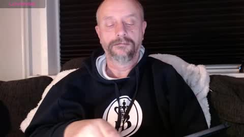 MrLazy online show from 12/23/24, 03:44