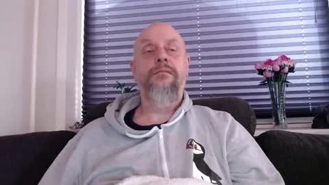 Snapshot of hardmrlazy chatting on 01/12/26, 12:21 MrLazy online show from 01/12/26, 12:21