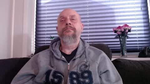 Snapshot of hardmrlazy chatting on 01/17/26, 11:59 MrLazy online show from 01/17/26, 11:59