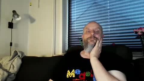 Snapshot of hardmrlazy chatting on 05/19/26, 06:36 MrLazy online show from 05/19/26, 06:36