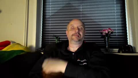 Snapshot of hardmrlazy chatting on 06/08/26, 06:08 MrLazy online show from 06/08/26, 06:08