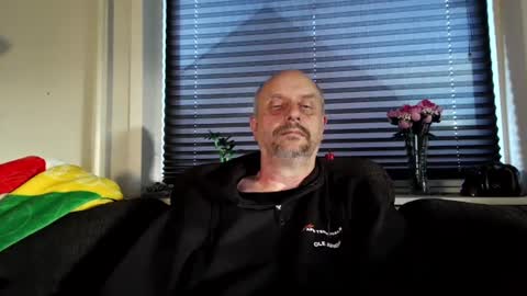 Snapshot of hardmrlazy chatting on 06/09/26, 06:19 MrLazy online show from 06/09/26, 06:19