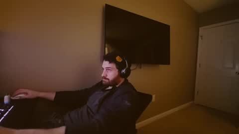 Tom online show from 12/31/24, 12:32