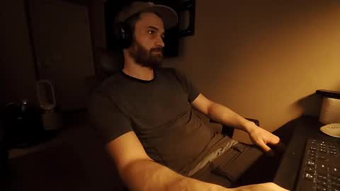 Tom online show from 09/14/25, 08:46