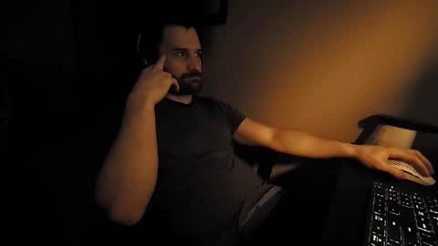 Tom online show from 09/16/25, 10:38