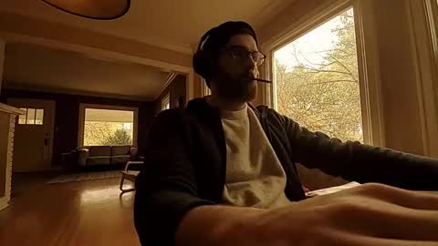Tom online show from 10/31/25, 07:48