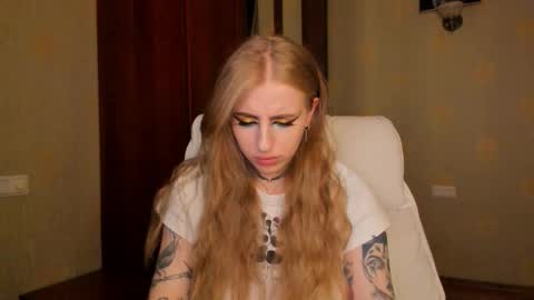 Julia online show from 09/10/25, 06:24