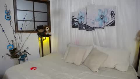 Snapshot of harley_quinns1 chatting on 01/15/25, 12:09 harley_quinns1 online show from 01/15/25, 12:09