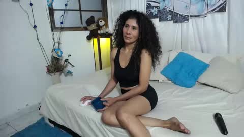 Snapshot of harley_quinns1 chatting on 01/24/25, 02:49 harley_quinns1 online show from 01/24/25, 02:49