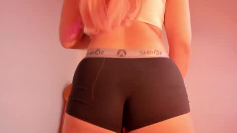 Annie online show from 10/05/25, 05:39