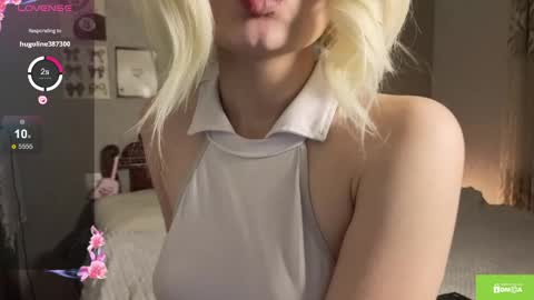 Snapshot of harleyheat69 chatting on 05/03/26, 08:48 Hanna online show from 05/03/26, 08:48