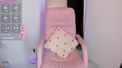 Snapshot of harmony_murr chatting on 10/04/25, 01:25 vanessa online show from 10/04/25, 01:25