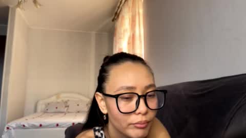 Snapshot of harolddierolf chatting on 10/12/25, 01:48 Naomi online show from 10/12/25, 01:48