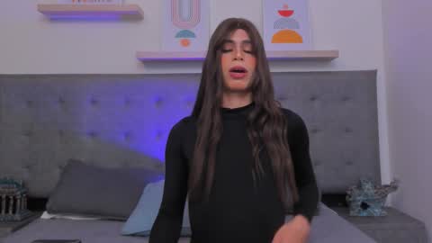 Snapshot of harper_brown1 chatting on 10/21/25, 05:30 Harper  online show from 10/21/25, 05:30