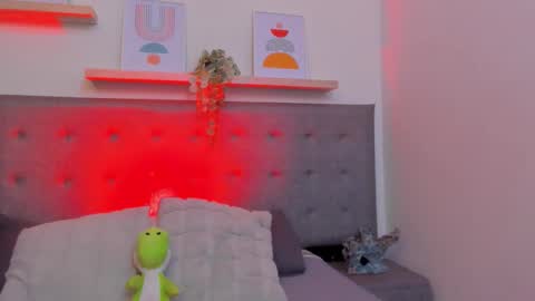 Snapshot of harper_brown1 chatting on 10/22/25, 04:24 Harper  online show from 10/22/25, 04:24