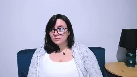 Snapshot of harperpretty chatting on 11/19/25, 04:40 harperpretty online show from 11/19/25, 04:40