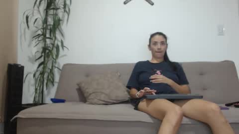 Snapshot of harrycum4you chatting on 04/17/26, 03:09 hannaandharri online show from 04/17/26, 03:09