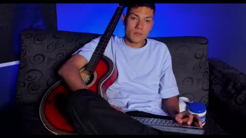 Snapshot of harrydavidsonx chatting on 01/06/25, 10:15 ... online show from 01/06/25, 10:15