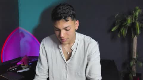 Snapshot of harrydavidsonx chatting on 09/28/25, 11:32 ... online show from 09/28/25, 11:32