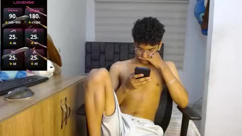 Snapshot of harrytwink18 chatting on 09/12/25, 04:18 HARRY online show from 09/12/25, 04:18