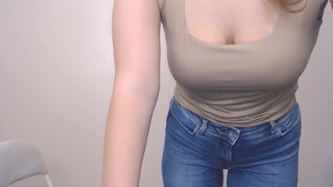 Snapshot of hartfoxx chatting on 10/18/25, 10:32 hartfoxx online show from 10/18/25, 10:32