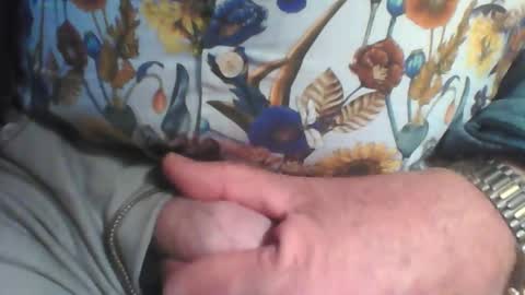 Snapshot of hartwichser1 chatting on 09/25/25, 04:54 hot n  nasty online show from 09/25/25, 04:54