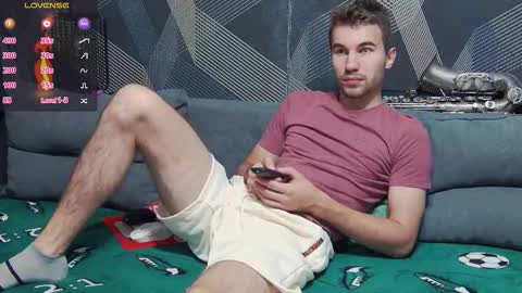 Snapshot of harvey_ren chatting on 10/13/25, 08:42 Harvey online show from 10/13/25, 08:42