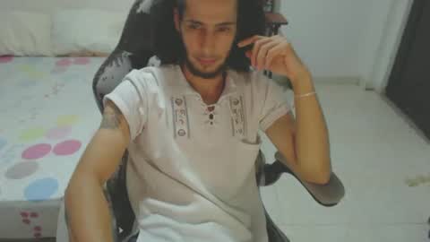 Snapshot of hasani_savala chatting on 10/19/25, 04:57 Hasani online show from 10/19/25, 04:57