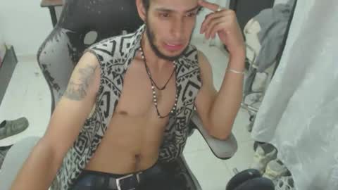 Snapshot of hasani_savala chatting on 10/26/25, 04:18 Hasani online show from 10/26/25, 04:18